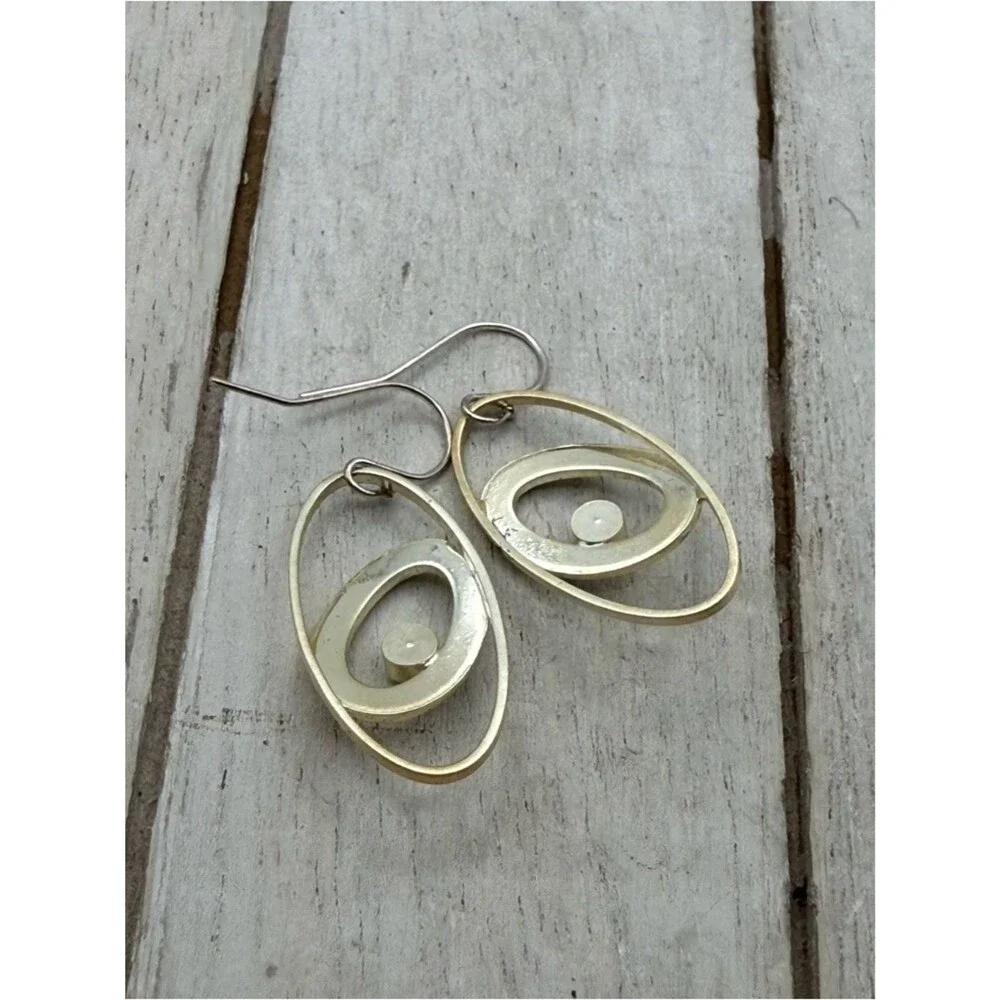 N/A chic gold